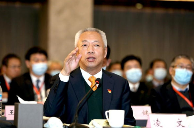 要成为全国国有商业企业的一面旗帜!