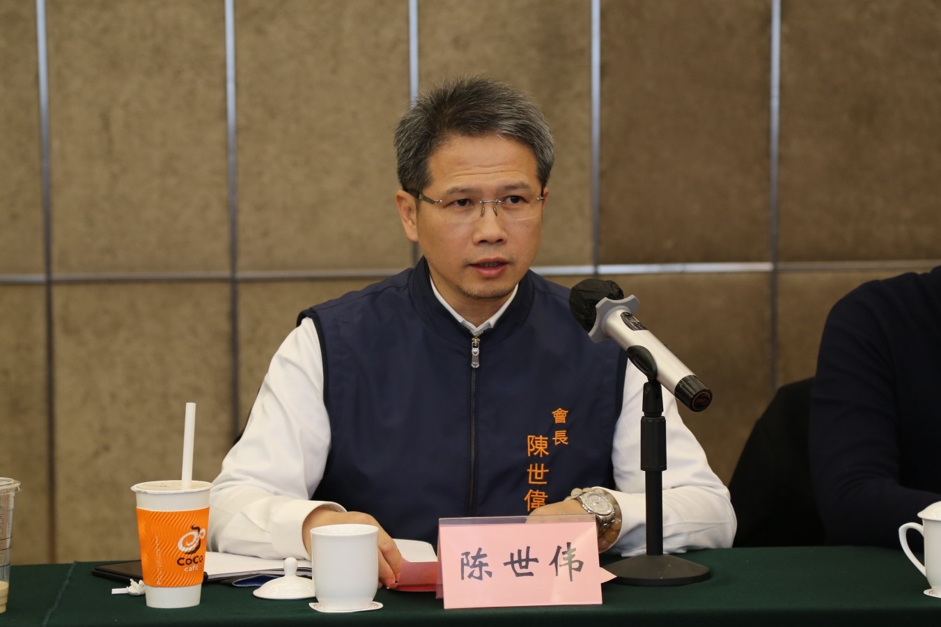 (济南市台协会会长陈世伟)